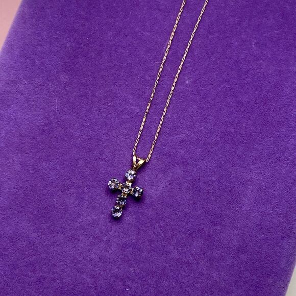 💛 Classic 10k Yellow Gold Lolite Cross Necklace - Picture 4 of 10